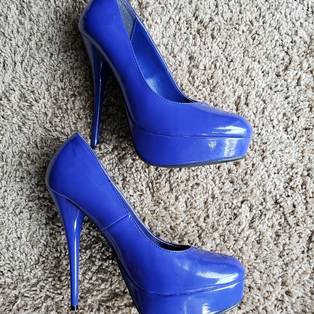 Blue Heels - Picture 2 of 5